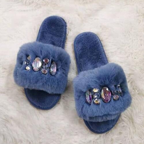 Womens Fur Slides Plus Size Fashion Rhinestones Winter Warm Plush Ladies Slippers Outdoor Ladies Cotton Shoes Furry Flip Flops