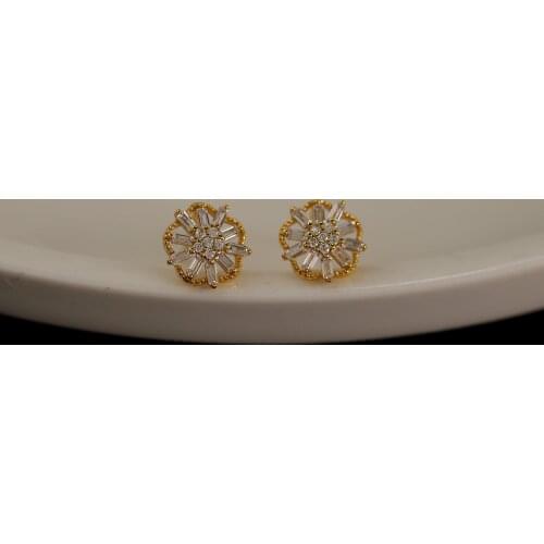 925 Sterling Silver French Simple Pavé Crystal Plum Blossom Stud Earrings Women Light Luxury Plating 14k Gold Jewelry Gift