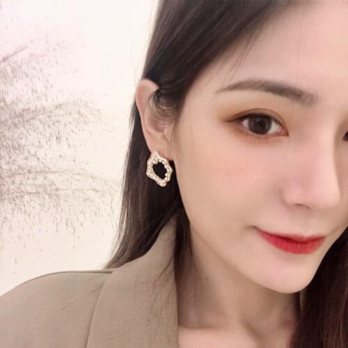 Hollow Geometry Simple Irregular White Simulated Pearls Retro Silver Plated Needles Women Stud Earrings