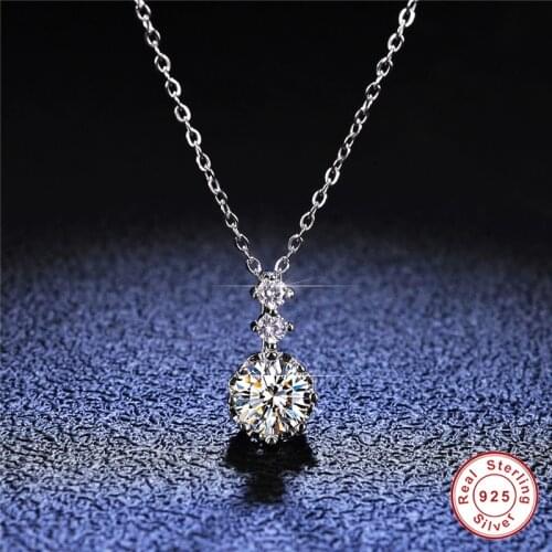Geoki Luxury 925 Sterling Silver Wedding Necklace Passed Diamond Test Round Perfect Cut 1 ct D Color Moissanite Pendant Necklace