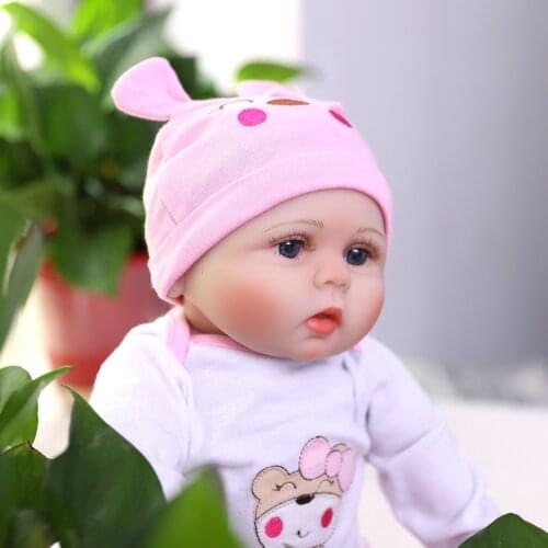 Soft Silicone Reborn Doll Girl 22 Inch 55 Cm Handmade Vinyl Bear Hat Simulating Toddler Face Kids Toy Festival Gift