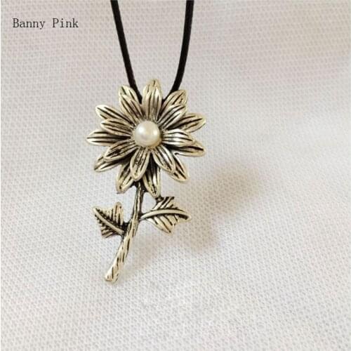 Ethnic Alloy Flower Pendant Necklace For Women Cute Big Pendant Necklace Long Rope Chain Necklace Fashion Jewelry Colliers Colar