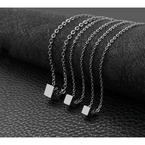 Fashion new simple geometric three-dimensional square pendant female temperament titanium steel square necklace jewelry hot sale