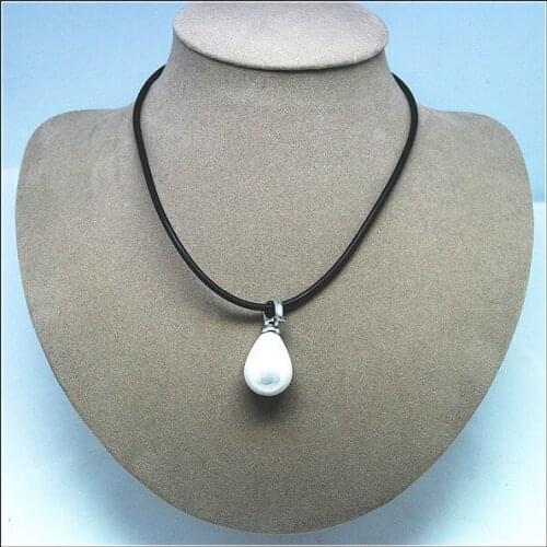 White shell necklaces Synthetic material of shell mother of pearl pendants hot selling for wedding or party pearl necklace