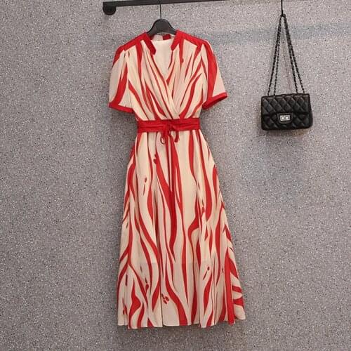2021 Summer New Style Covering Meat And Showing Thin Waist Fashion Temperament V-neck Dress Womens Fashion