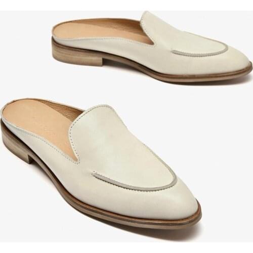 Mules shoes slippers for women wear thick heels Baotou sandals for the lazy fashionable and retro flat bottomed womens shoes