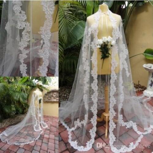 2021 New Tulle Cloak Coat For Wedding Wraps Lace Appliques Wraps White Sweep Train Fascinator Bridal Wraps Overcoats