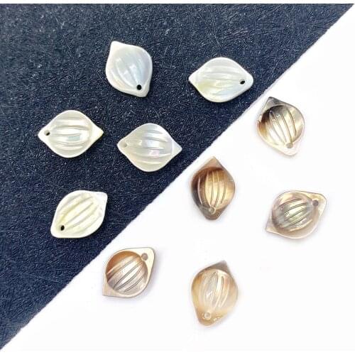 Natural White Sea Shell Leaf Shape Carving for Jewelry Making DIY Handmade Necklace Bracelet Accessories Jewelry Charm