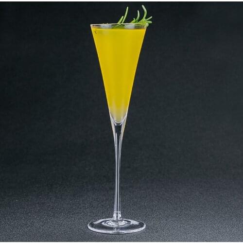 Free Shipping 4PCS 145ml Champagne Flute Glasses V shape Cocktail Glasses Elegant Designed Hand Blown, Lead Free, Champagne Cups