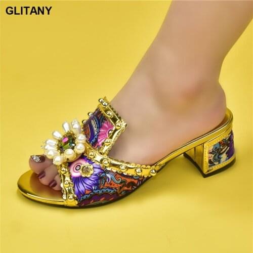 New Arrival Wedding Shoes for Women Bride 2021 Fashion Women African Women Shoes Decorated with Rhinestone Floral Women Pumps