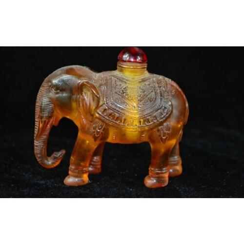 Ancient Collectible amber carve elephant shape auspicious delicate Snuff Bottle