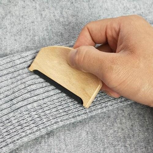 Portable Wooden Garment Care Anti Pilling Manual Sweater Brush Home Use Lint Remover Fabric Comb Easy Clean Trimmer Comb Shaver