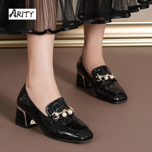 Thick Heel Women Black Leather Shoes Womens 2021 New Fashion All-match Patent Leather Moccasins Buckle Pearl Mid-heel Shoes