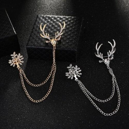 New Classic Fawn Tree Multilayered Tassels Brooch For Unisex Vintage Elk Head Metal Pin Clothes Suit Decoration Gift Party