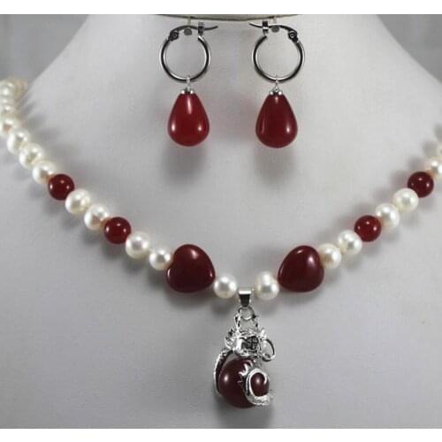Fashion designed 8mm white shell pearl decrorated with red necklace mathed earrings dotted with dragon pendant se