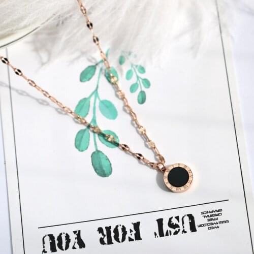 YUN RUO Rose Gold Color Black White Shell Pendant Necklace Fashion Titanium Steel Jewelry Woman Never Fade Free Shipping 2019