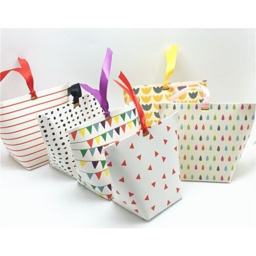 20pcs/Lot European Love Candy Box Nice White Cardboard Gift Packaging Paper Bags 6x6x10cm + Colordul Ribbon