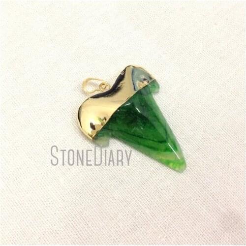 H-QN129 Green Agat Shark Teeth Charm Pendant Necklace with Gold Color Chain