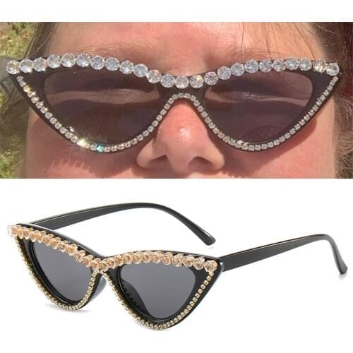Luxury Diamond Rhinestones Cat Eye Sunglasses Triangle Small Frame Vintage Women Sun Glasses Fashion Sexy Star Crystal Shades