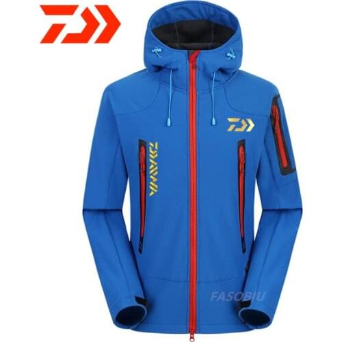 Daiwa Men Fishing Jackets Outdoor Waterproof Fleece Warm Climbing Fishing Clothing Hooded Soft Shell Fishing Clothes Jackets