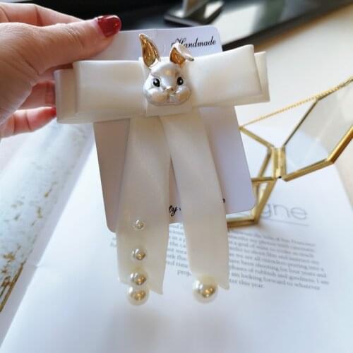 New White Ribbon Tic Rabbit Brooch Pin Bowknot Pearl Brooches Accessories Ladie Collar Broaches Pin Badge for Women Jewelry