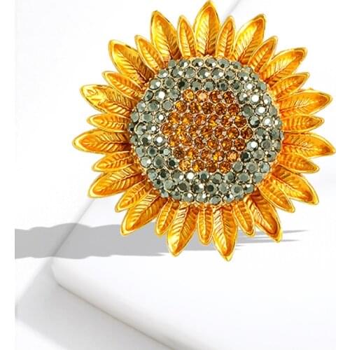Boho Female Crystal Sunflower Brooch Classic Gold Color Jewelry Brooches For Women Cute Zircon Stone Pin Dress Coat Accessories