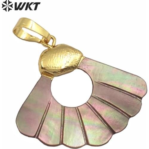 WT-JP157 WKT Natural Shell Pendant Gold Electroplated Fan Shape Pendant Women Fashion Necklace Pendant Jewelry