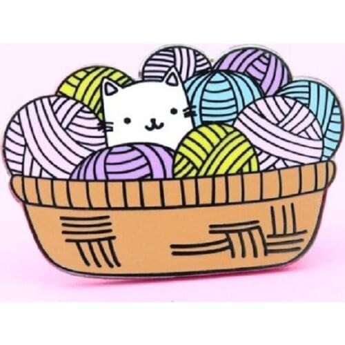 Cute Cat Ball of yarn Enamel Lapel Pins Cartoon Brooches Badges Backpack Cute Pins Gifts For Friends Wholesale Jewelry Gifts