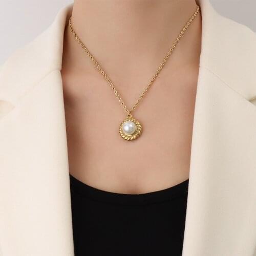 Gold Plated Stainless Steel Twisted Round Pendant Necklace Accessories Womens Neck Chain Simulated Pearl Necklaces Jewelry