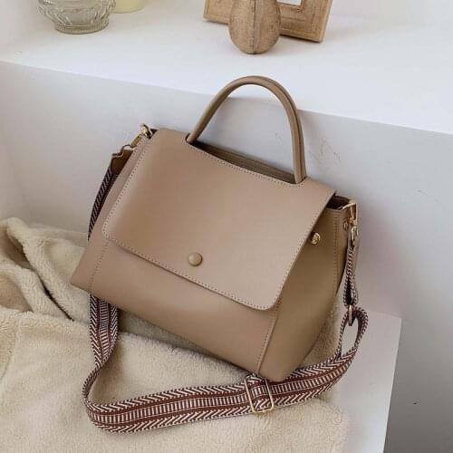 Versitile Fashion 2021 New Style Leather Textured Simple Retro Womens Crossbody Bag Khaki Brown