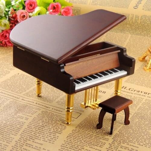 Wooden piano gold-plated music box Valentines Day music box gift Seiko quality