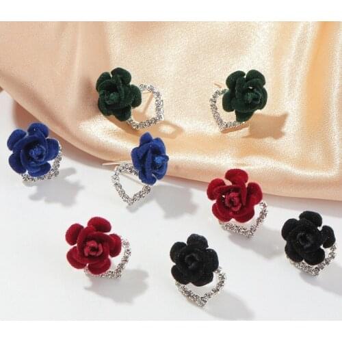 2021 Wholesale Autumn and Winter Earrings Simple and Fashionable Flocking Small Flower Temperament Diamond Love Earrings