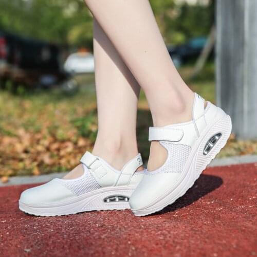 Running Shoes Women Breathable Mesh Outdoor Light Sports Sandals 5cm Slimming Walking Platform Ladies Sneakers Black 42 Big Size