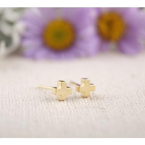 Shuangshuo Gold aros Small Cross Stud Earrings for Women Punk Simple Tiny Cross Earrings Fashion Jewelry boucle d'oreille ED004