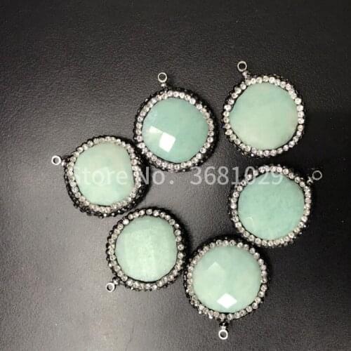 Natural permeable tender green tianhe stone round pendant unique personality accessories a pack of ten about 48 grams