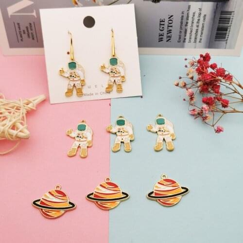 10pcs Astronaut Planet Enamel Charms Gold Base Alloy Pendant DIY Jewelry Accessories Earrings Bracelets Finding Handmade FX369