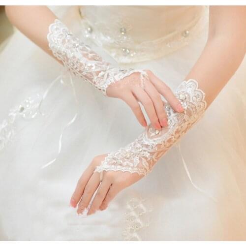 1 Pair White Ivory Women Fingerless Bridal Gloves Elegant Short Paragraph Rhinestone White Lace Glove Wedding Accessories