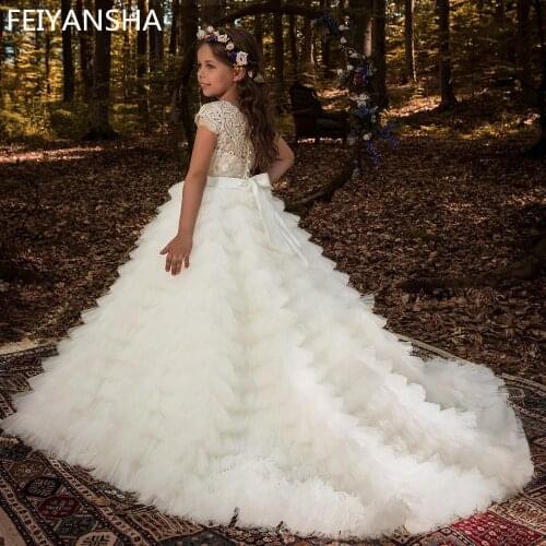 New Flower Girls Dresses High Quality Lace Appliques Beading Short Sleeve Ball Gowns Custom Holy First Communion