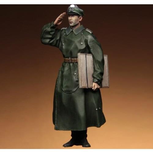 1/35 World War II officer, Resin kit soldiers GK, Military theme of WWII, Uncoated No colour
