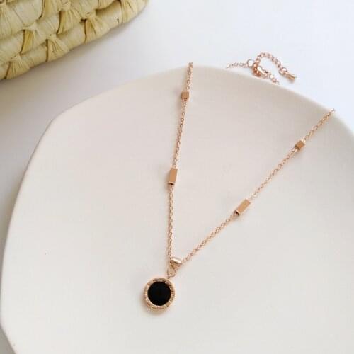 Fashion Jewelry Pendant Necklace Women Thin Chain Round Chain Round Charm Necklace Female Jewelry Party Gifts