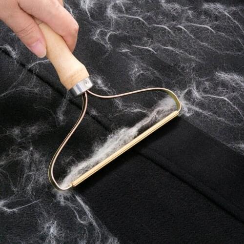 1PCS Portable Wood Handle Remover Fuzz Fabric Shaver For Sweater Woolen Coat Clothes Fluff Fabric Shaver Brush Tool Fur Remover