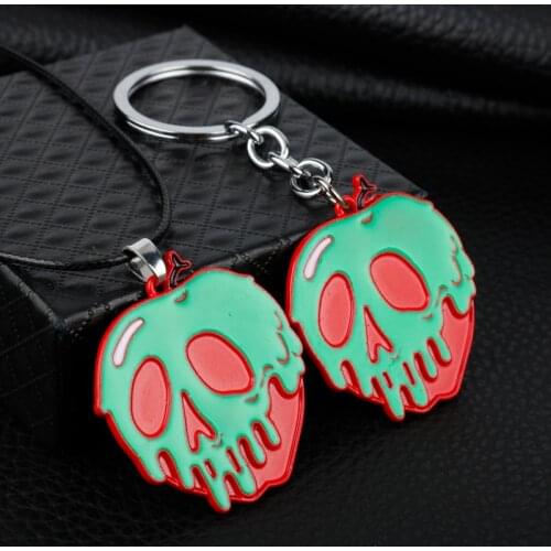 New Punk Style Keychain Creative Skull Skeleton Design Apple Shape Pendant Keyring Horror Halloween Cosplay Gift for Friends