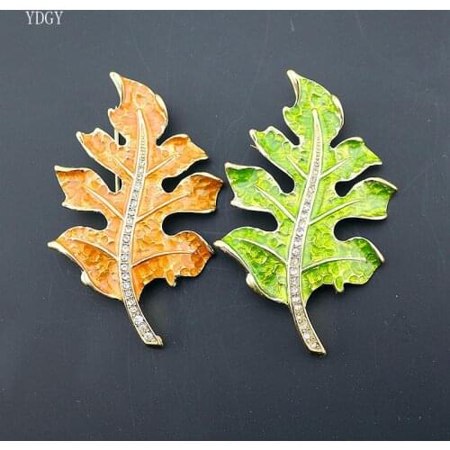YDGY Hot Selling Retro Transparent Oil Maple Leaf Simple Brooch