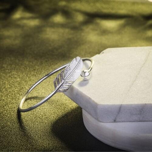 NEW Fashion Bracelets Women Vintage Feather Bracelet Simple Adjustable Cuff Bracelet Ladies Bangles