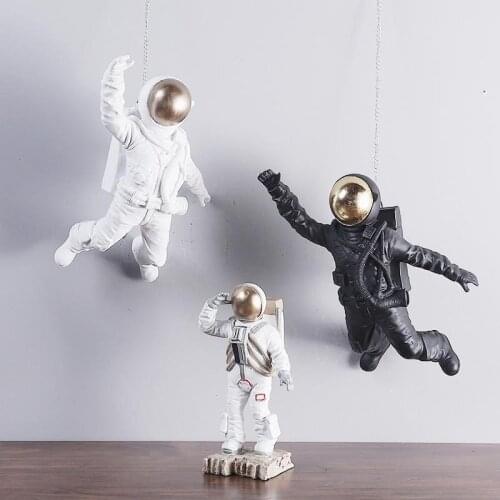 Modern Minimalist Nordic Creative Astronaut Crafts Resin Decorations Home Living Room Bedroom Bracelet Charm