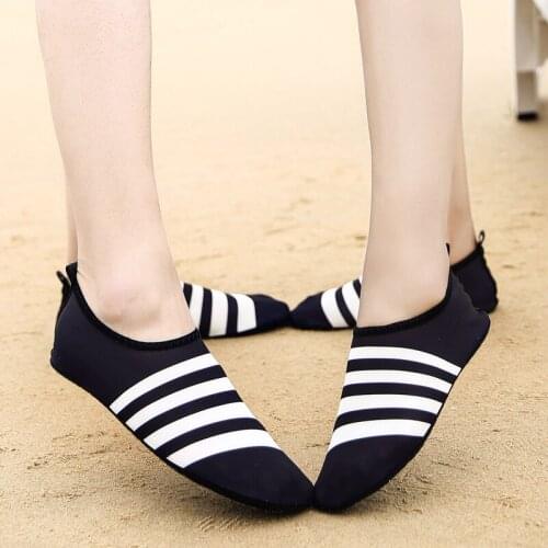 Striped Aqua Shoes Lovers Light Quick-Drying Swimming Beach Barefoot Shoes Men Fishing Slip on Upstream Water Shoes Sandals