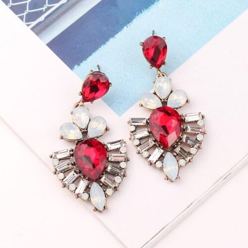 2021 New Exquisite Rhinestone Earrings Fashion Hollowed Out Gem Classic Sell Well Quickly