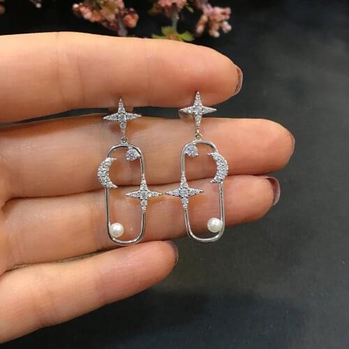 STELA FASHION POLE STAR EARRINGS