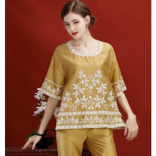 Chinese Style Summer New Female Embroidered Flower Fashiond Treds O-Neck Shirt Top Womens Loose Clothing Plus Size M-3XL