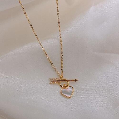 Fashion Creative Shell Peach Heart Necklace Geometric Metal Female Clavicle Chain Simple Temperament Ladies Necklace